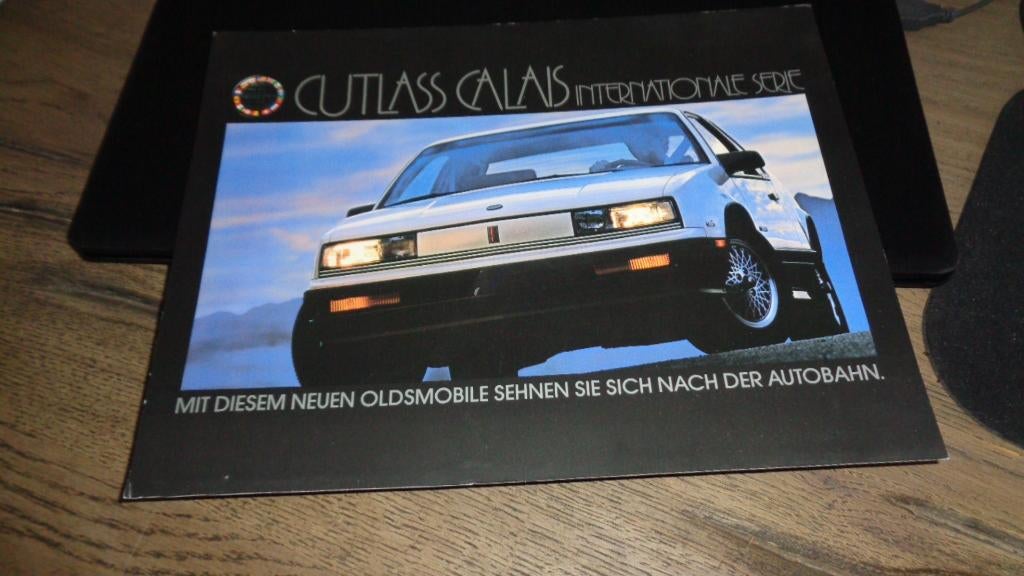 USA Folder OLDSMOBILE CUTLASS CALAIS international Serie ,88, Ophalen of Verzenden, Zo goed als nieuw, Overige merken