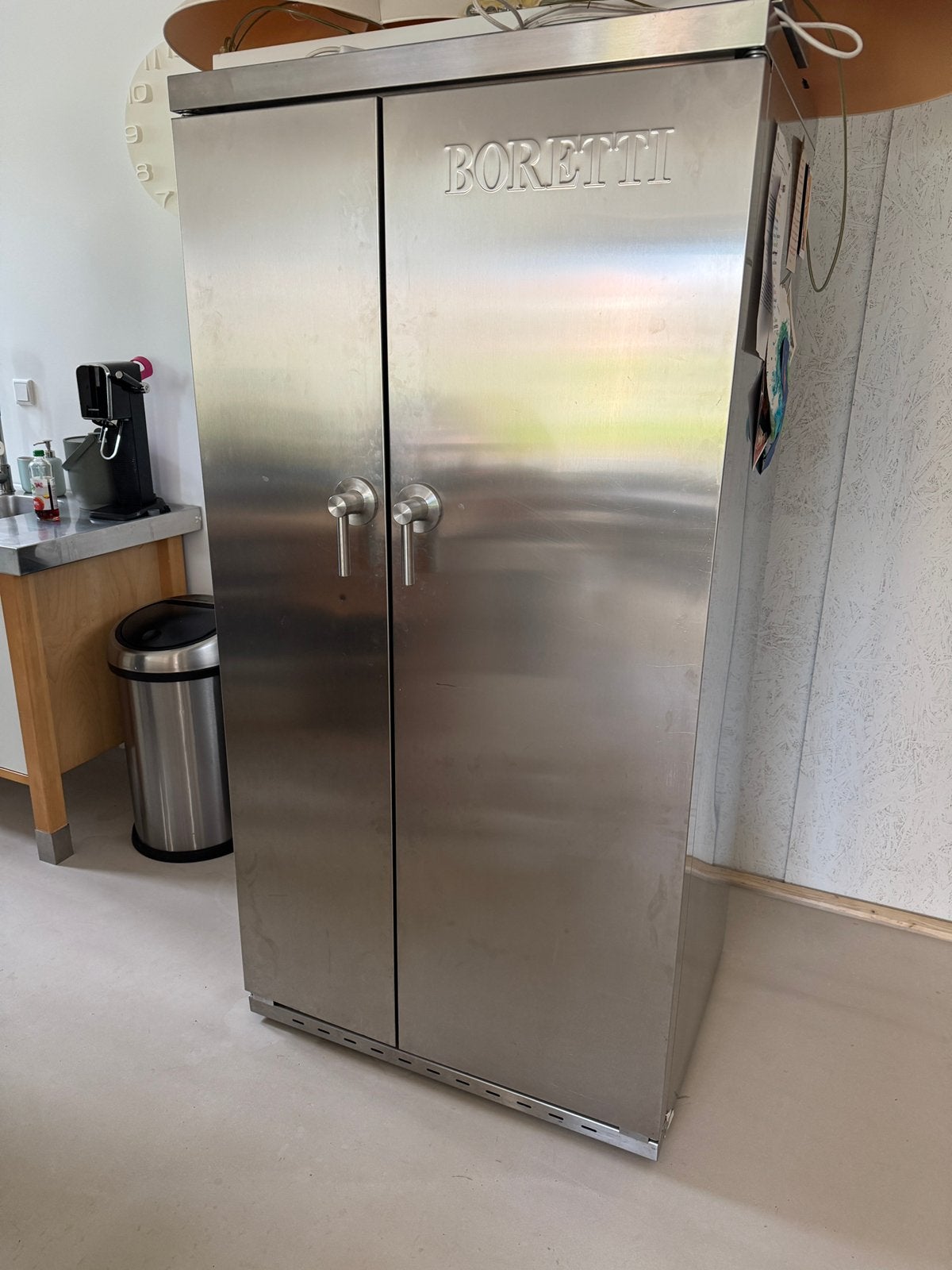 Luxe Boretti koelkast - let op reparatie nodig! Lees goed, Ophalen, Zonder vriesvak, 200 liter of meer, 160 cm of meer