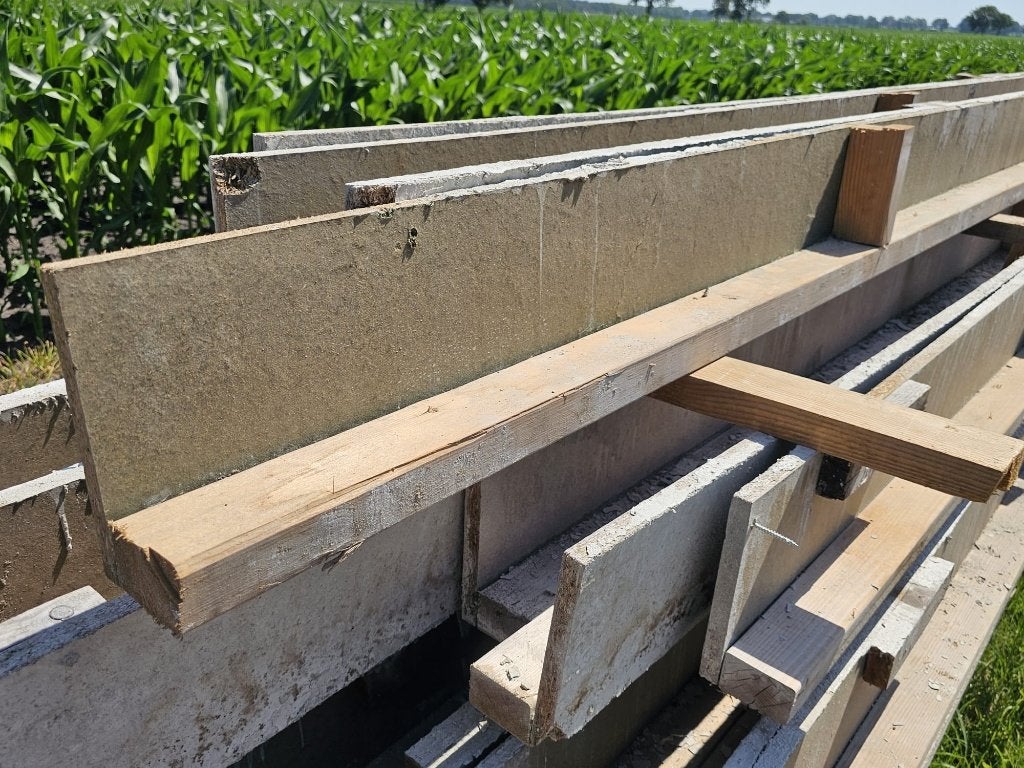 Beton bekisting 20cm hoog voor stroken fundering +/- 200m, Gebruikt, 25 tot 50 mm, Plank, 300 cm of meer