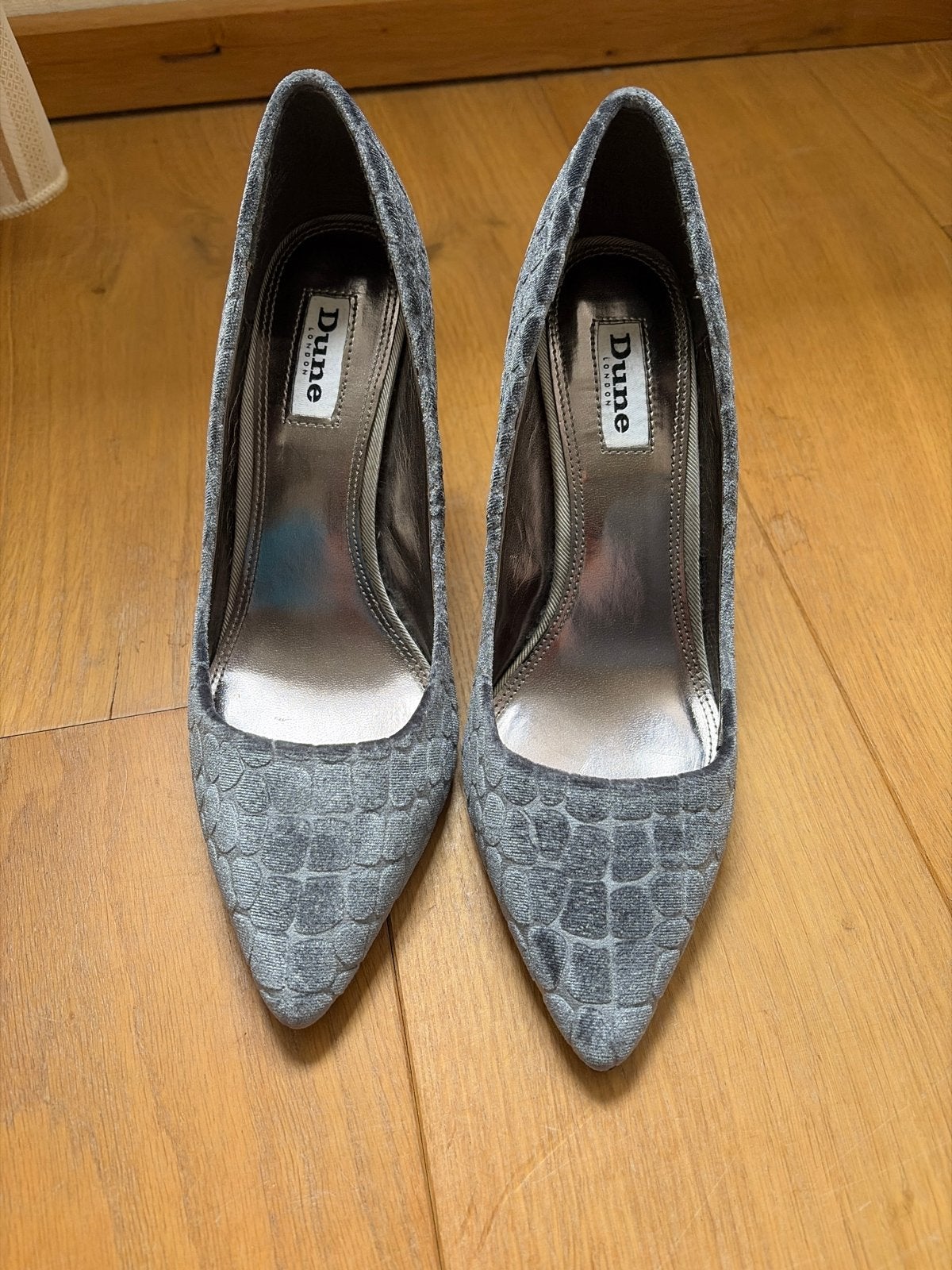 Dune pumps maat 38, Ophalen of Verzenden, Gedragen, Grijs, Pumps