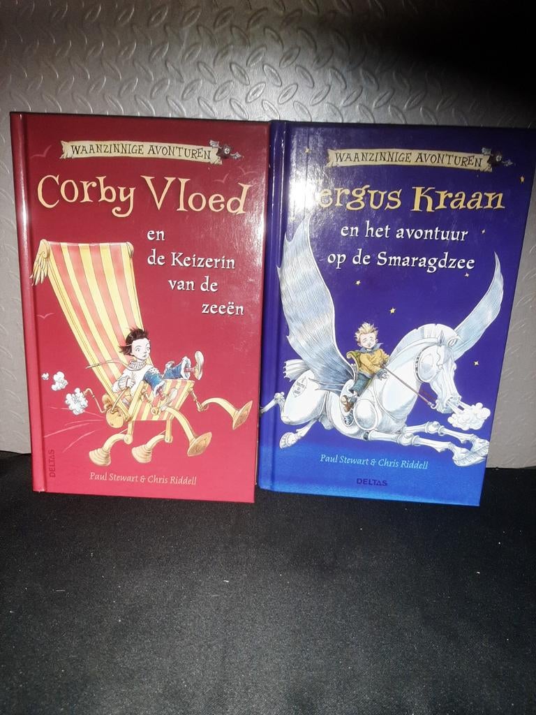 Corby Vloed & Fergus Kraan - Waanzinnige Avonturen, Ophalen of Verzenden, Gelezen, Paul Stewart & Chris Riddell, Fictie algemeen