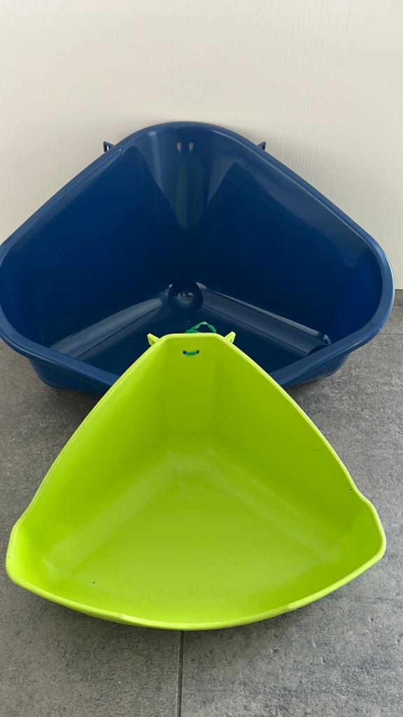 2x Moderna Hoek toilet knaagdieren, Ophalen of Verzenden