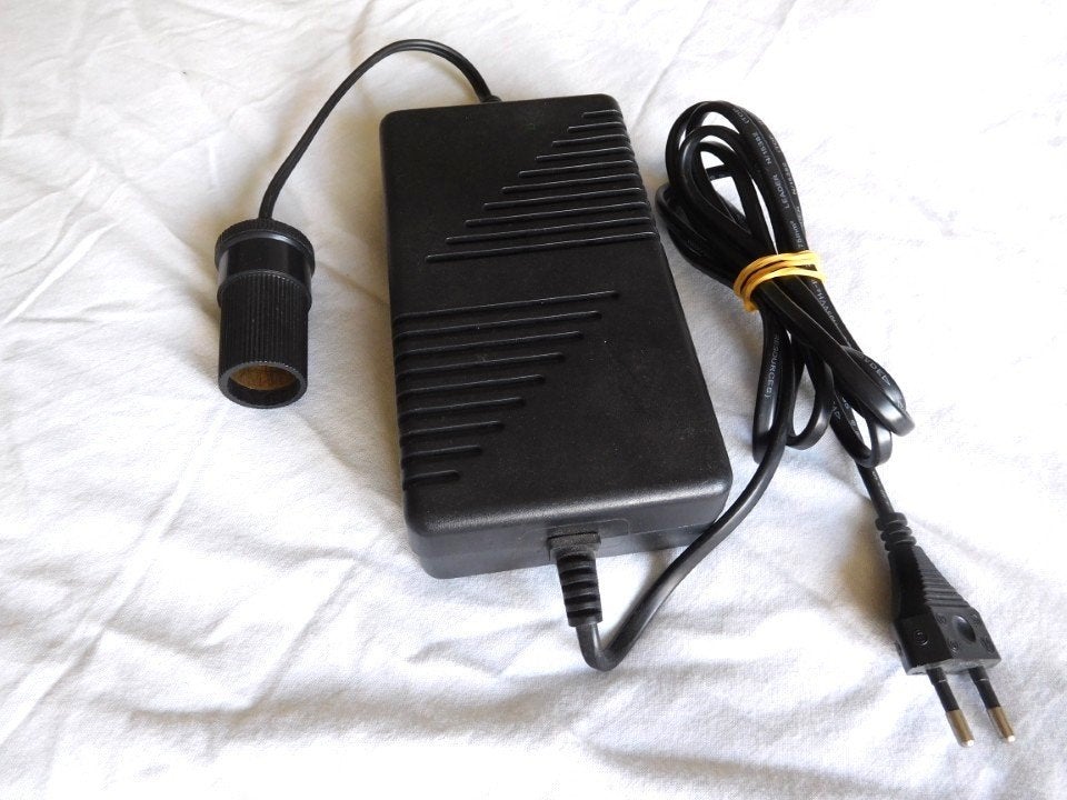 Koelbox Omvormer voor Camping koelboxen 230 Volt naar 12, Ophalen, Zo goed als nieuw