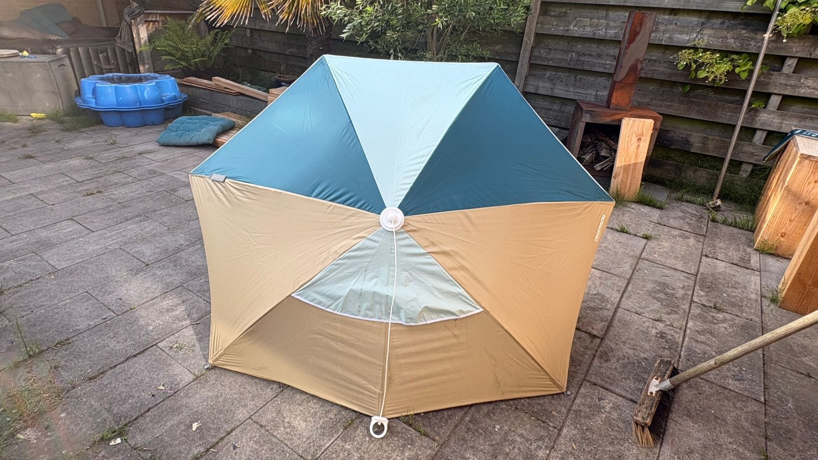 Strandtentje paraplu, Caravans en Kamperen, Ophalen, Zo goed als nieuw, Tot en met 3