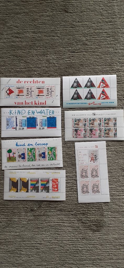 7 Velletjes Kinderpostzegels Postfris, Postzegels en Munten, Ophalen of Verzenden, Na 1940, Postfris