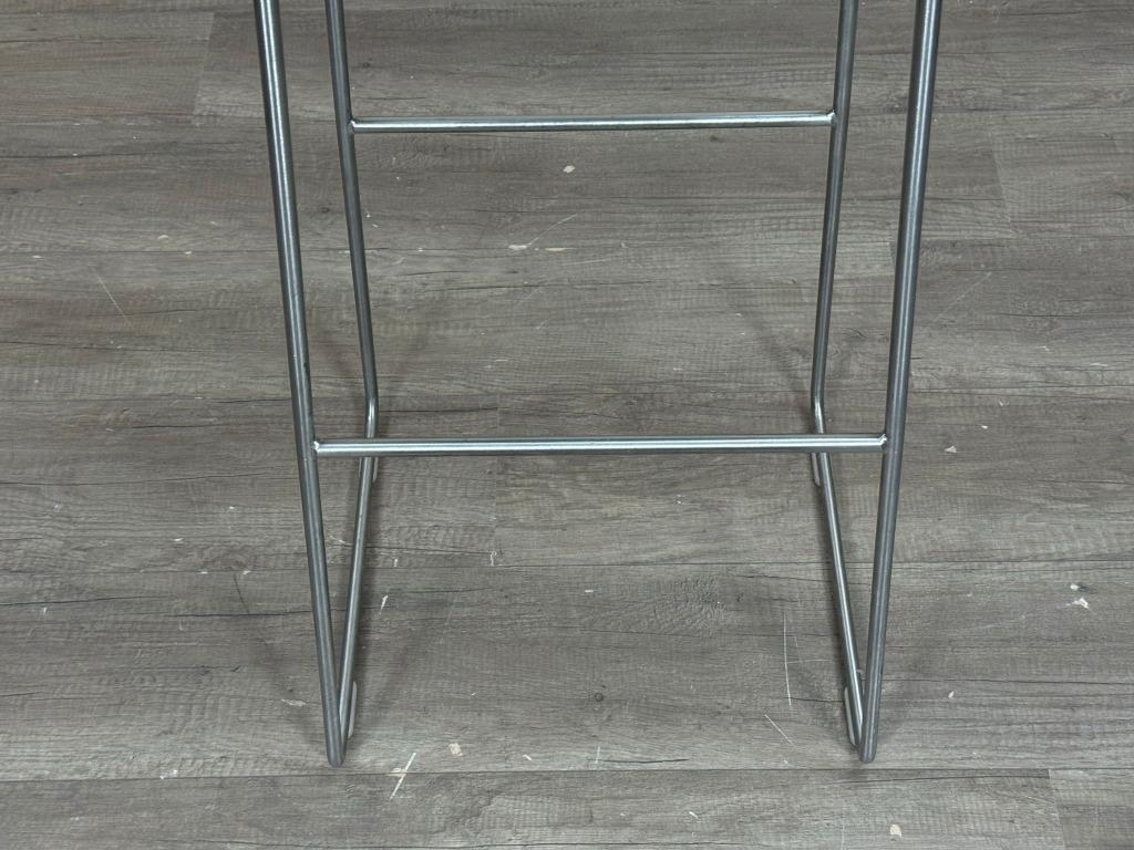 Cappellini Hi Pad Stool lichtblauw bij TheReSales, 60 tot 90 cm, Ophalen of Verzenden, Zo goed als nieuw, 1 kruk