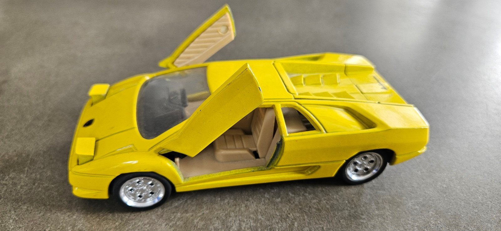 Lamborghini modelauto geel, Overige merken, Gebruikt, Auto, 1:32 tot 1:50