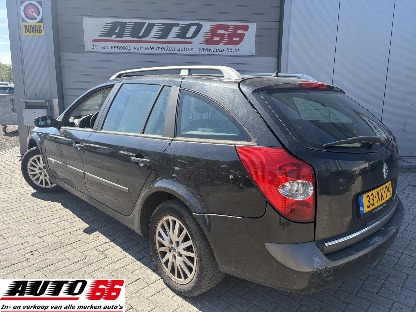 Renault Laguna Grand Tour AIRCO 2.0-16V Tech Line AIRCO APK, Auto's, Renault, Gebruikt, Zwart, 4 cilinders, Zwart