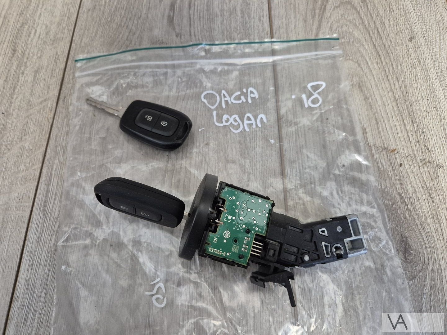 Dacia Logan Dokker Sandero 2012 - 2019 contactslot + sleutel, Auto-onderdelen, Carrosserie en Plaatwerk, Dacia, Gebruikt, -, -