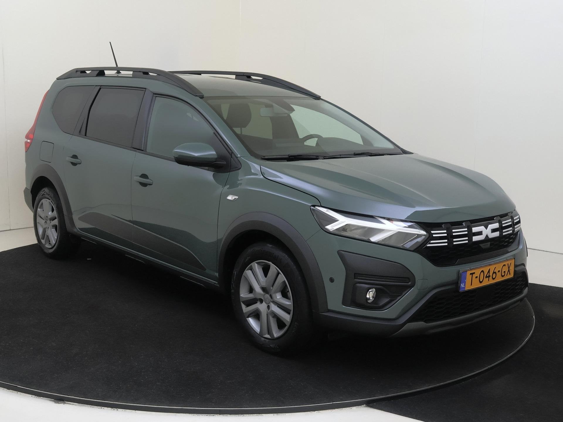 Dacia Jogger 1.0 TCe 110 Expression 5p. | Airco | Carplay |, Voorwielaandrijving, Dealer onderhouden, Stof, Euro 6