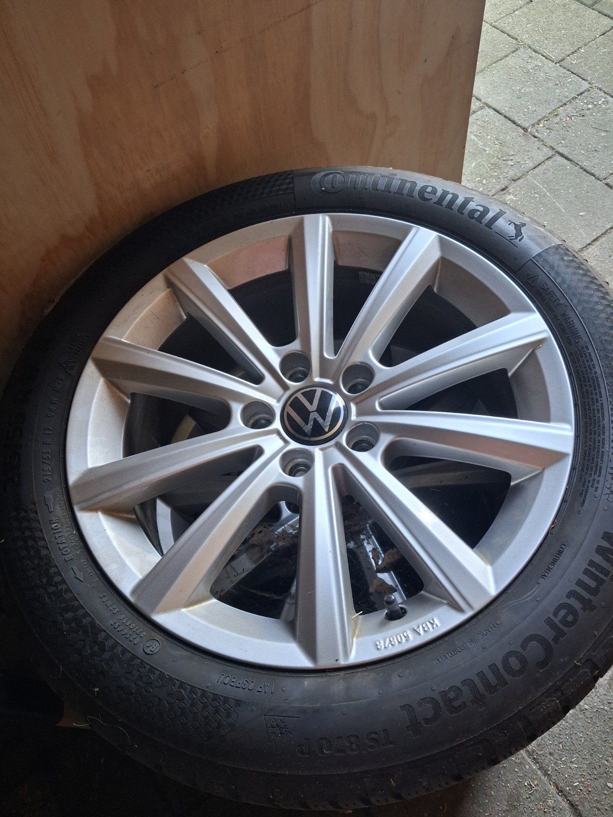 In zeer goede staat Winterbanden vw Passat, Auto-onderdelen, Banden en Velgen, Ophalen, Banden en Velgen, 17 inch, Winterbanden
