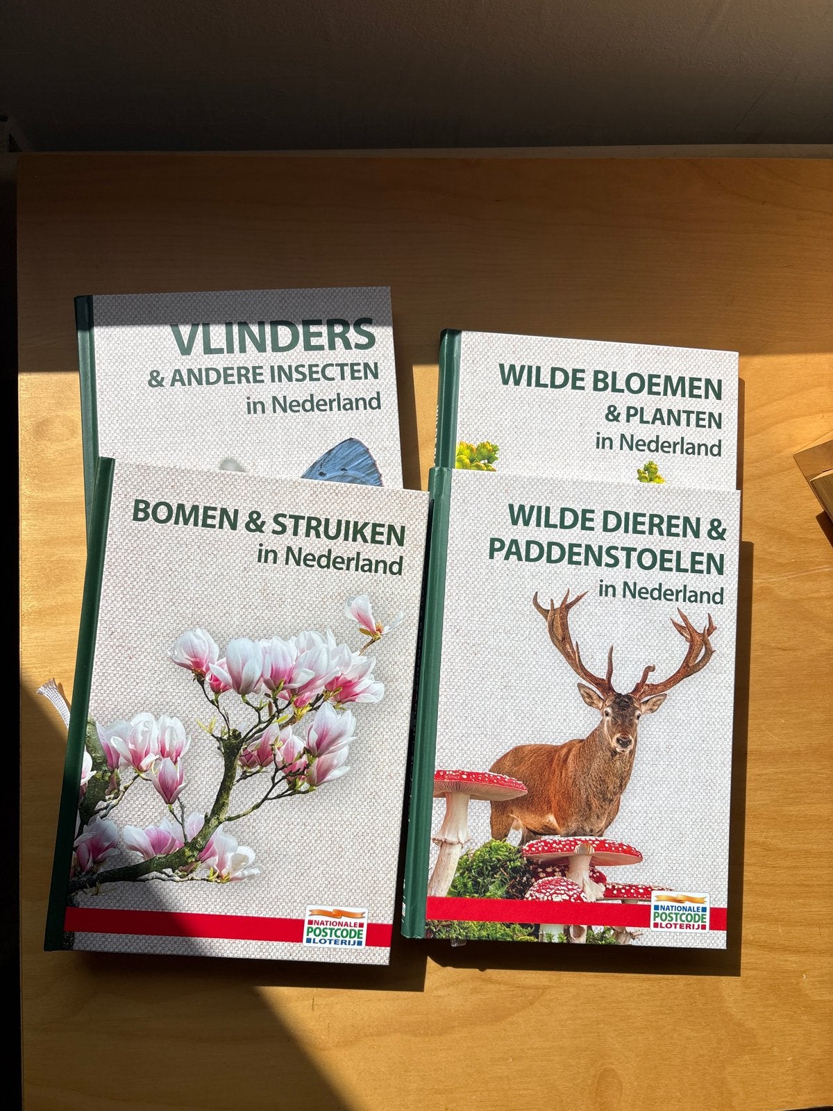 Nationale Postcode Loterij Natuurboeken Set (4 delen), Ophalen of Verzenden, Zo goed als nieuw, Natuur algemeen