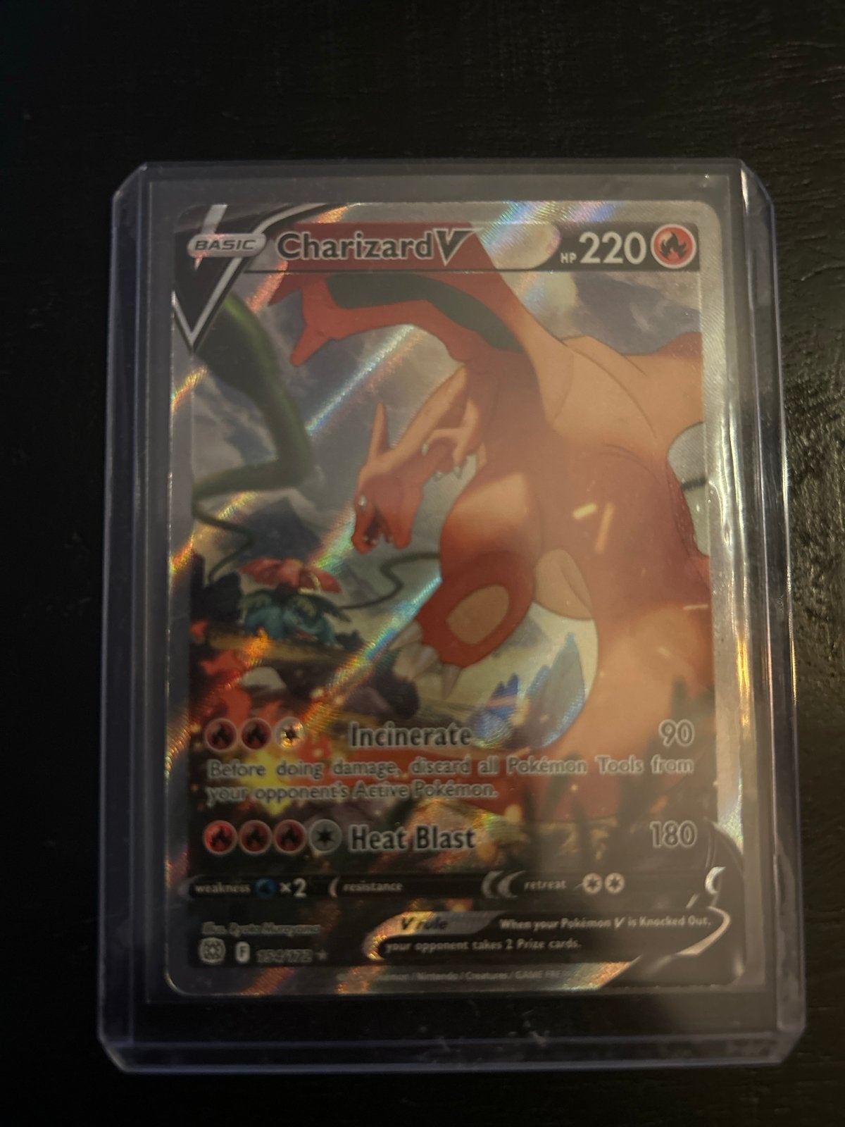 Pokémon Kaart: Charizard V (Basic, HP 220), Ophalen of Verzenden, Zo goed als nieuw, Losse kaart, Foil
