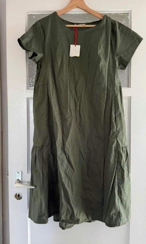 Mooie groene jurk, Kleding | Dames, Jurken, Ophalen of Verzenden, Nieuw, Maat 42/44 (L), Groen