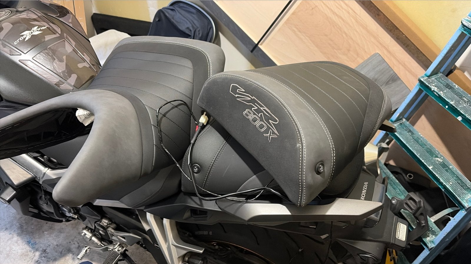 VFR800X Crossrunner Custom Gel Zadel met Stoelverwarming, Ophalen, Nieuw
