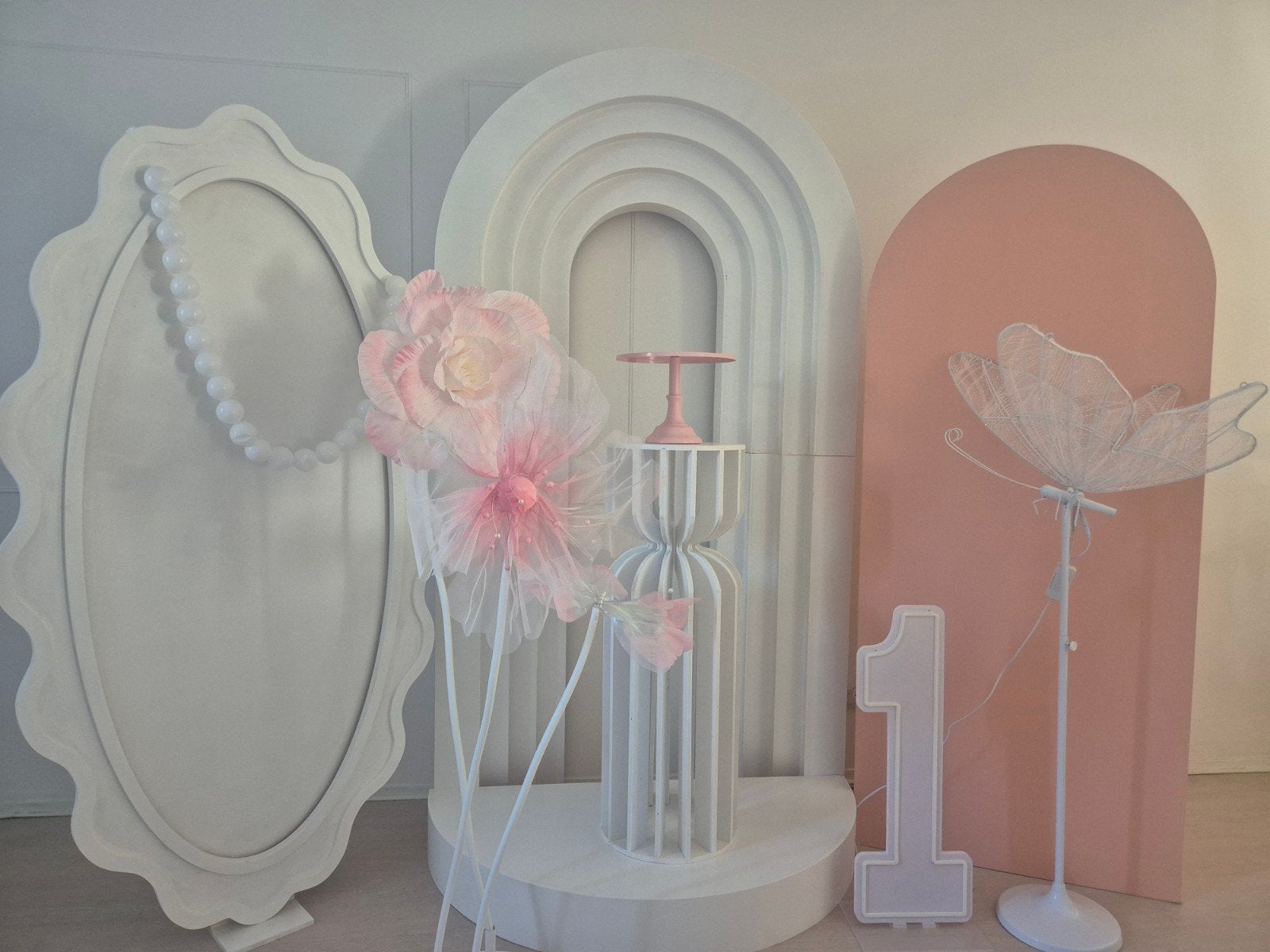 Roze bloem & vlinder backdrops met zuil en LED, Ophalen of Verzenden, Zo goed als nieuw