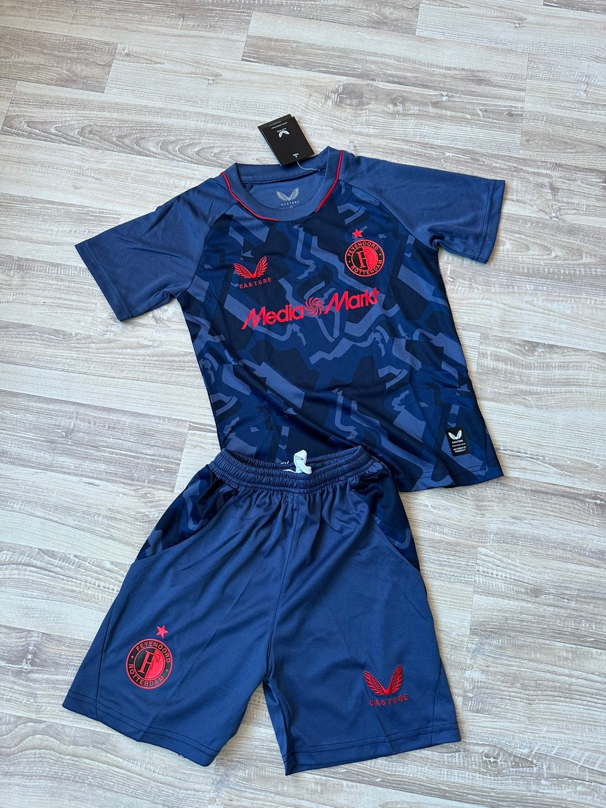 NIEUW!! Feyenoord Third Tenue 2026 / 2027 maat 104 t/m 164, Maat XS of kleiner, Verzenden, Nieuw, Set