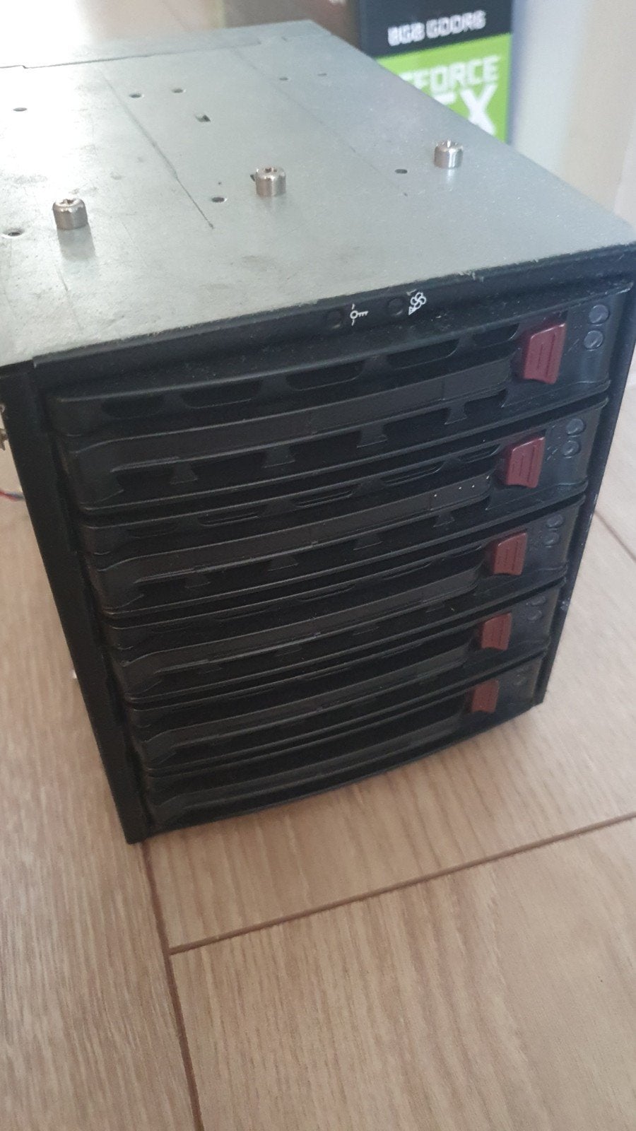 5-bay HDD/SSD enclosure met ventilator, Computers en Software, Ophalen, Gebruikt, 5-bay, Server