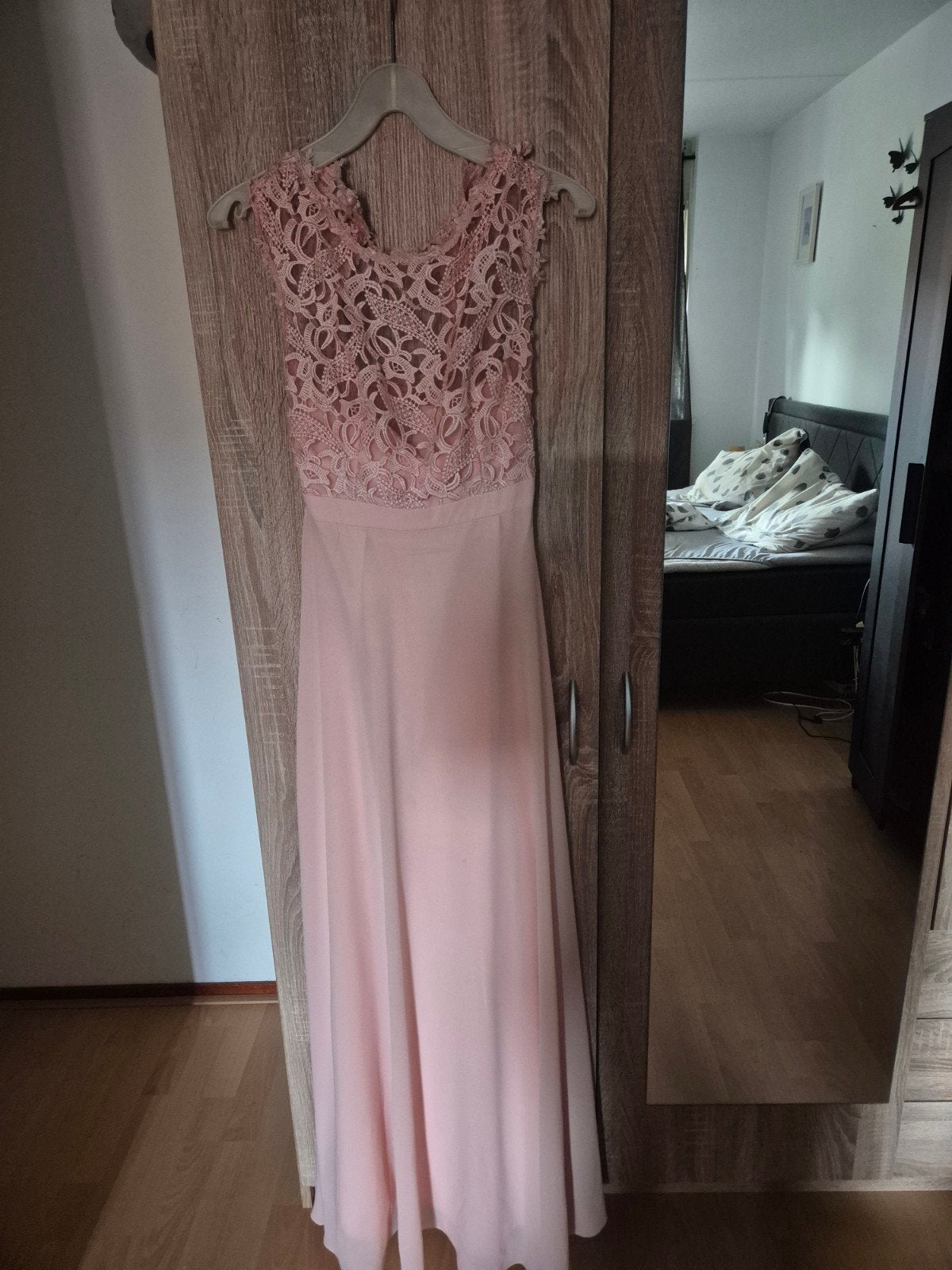 Roze galajurk met kant van Eva & Lola, maat S, Ophalen, Zo goed als nieuw, Roze, Maat 36 (S)