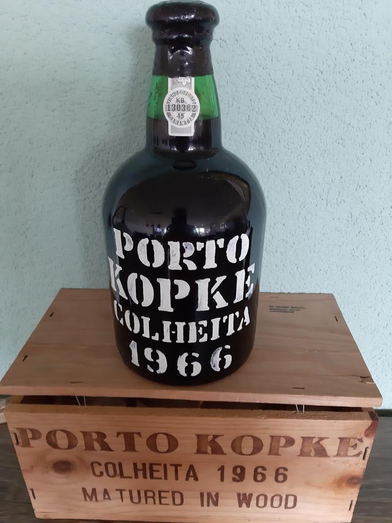 Magnum Colheita Port 1966 in originele houten kist, Verzamelen, Wijnen, Ophalen, Zo goed als nieuw, Port