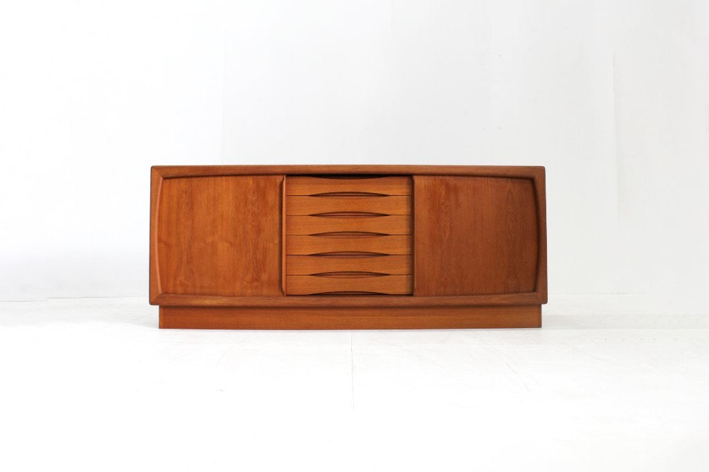 Vintage Mid Century sideboard dressoir Dyrlund jaren 60, Met plank(en), Gebruikt, Ophalen of Verzenden, 200 cm of meer