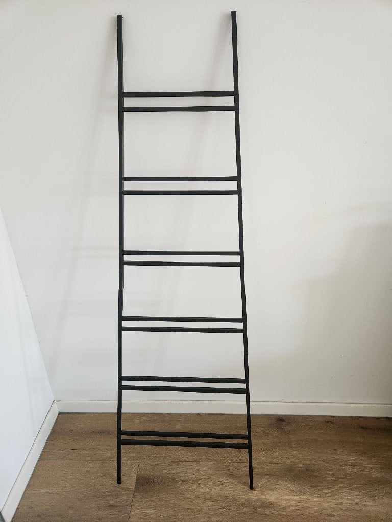 Black Metal Decorative Leaning Ladder – €10, Ophalen, Zwart, Zo goed als nieuw, Metaal