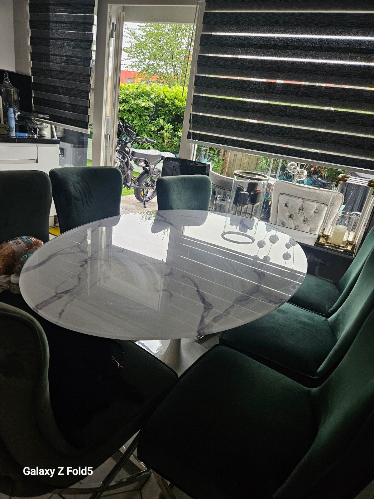 eettafel met  fluwelen stoelen, Overige materialen, Rond, Ophalen of Verzenden, Zo goed als nieuw