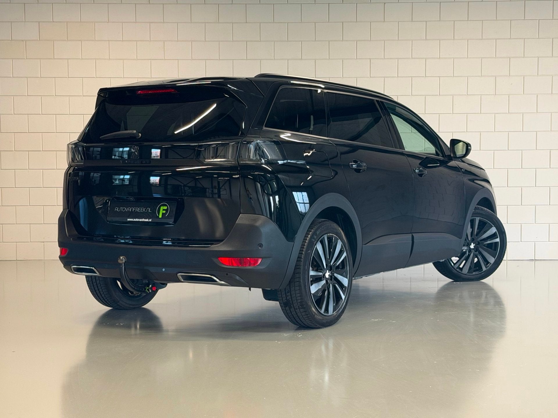 Peugeot 5008 1.2 PureTech GT Black Pack 7-Persoons | PANO |, Auto's, Dealer onderhouden, Gebruikt, 1199 cc, 7 stoelen