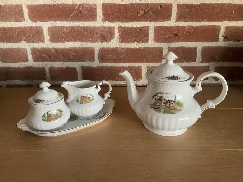 Vintage theeservies met afbeelding Kasteel van Doorwerth, Antiek en Kunst, Ophalen of Verzenden