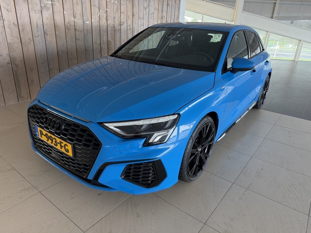 Audi A3 Sportback 35 TFSI S edition (bj 2022, automaat), Auto's, Audi, 4 cilinders, 150 pk, Blauw, Origineel Nederlands