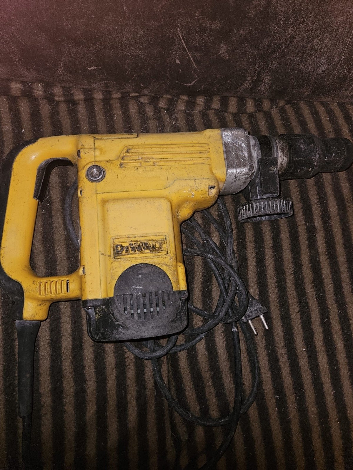 DeWalt D25500K Boor- en Breekhamer 1050W met accessoires, Doe-het-zelf en Verbouw, Ophalen, Boor- en/of Breekhamer, Variabele snelheid
