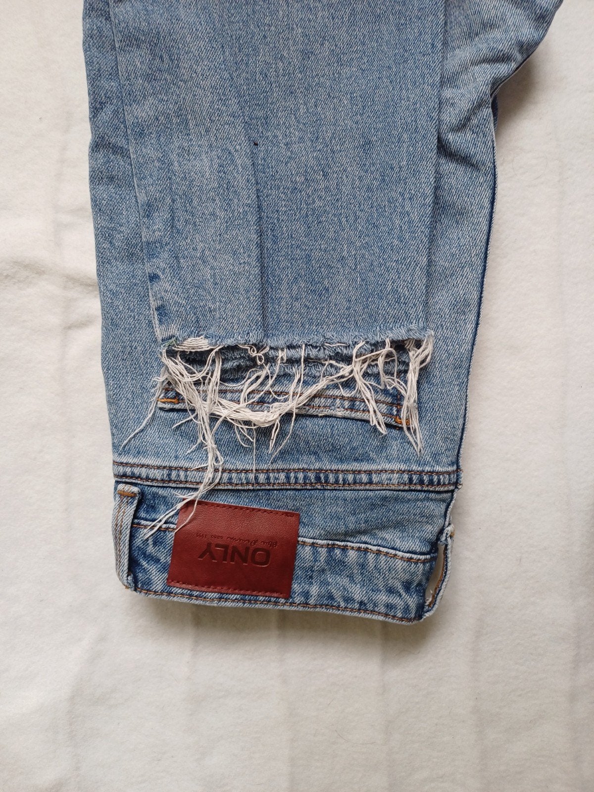 FB Sister Mom's Fit Jeans & ONLY Jeans - Maat XXS/W27, Blauw, FB Sister, ONLY, Ophalen of Verzenden, Zo goed als nieuw