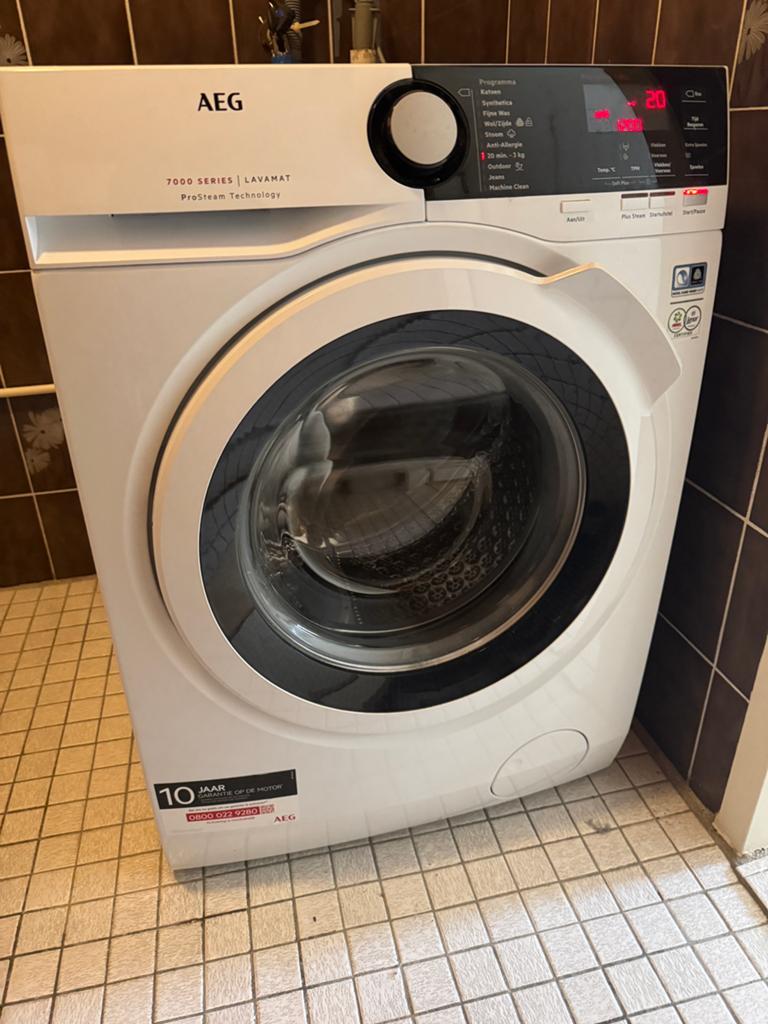 AEG Lavamat 7000 Series ProSteam Wasmachine, Witgoed en Apparatuur, Wasmachines, Ophalen, 1200 tot 1600 toeren, 8 tot 10 kg, Zo goed als nieuw