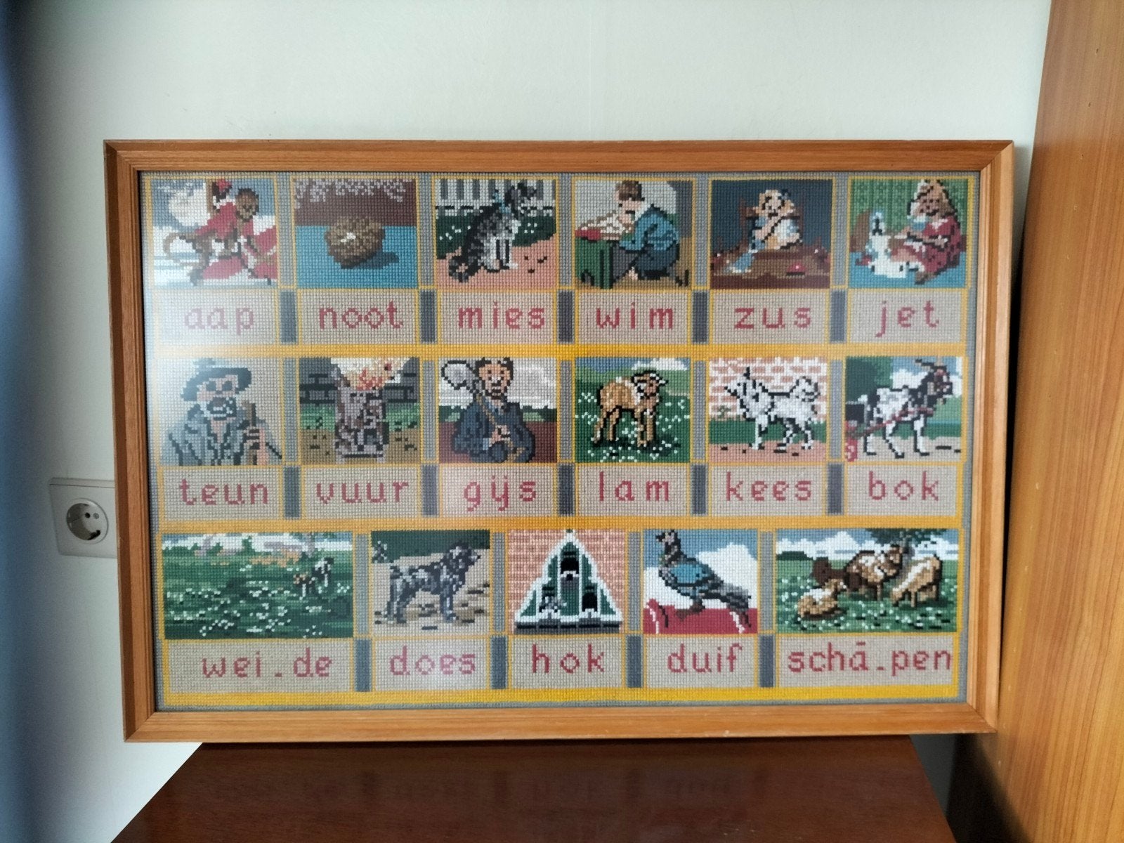 borduurwerk schilderij leesplankje aap noot Mies, Ophalen, Gebruikt, Schilderij