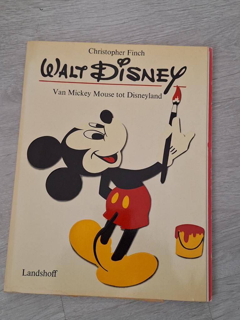 Boek Walt Disney , van Mickey Mouse tot Disneyland, Eén stripboek, Ophalen of Verzenden, Gelezen