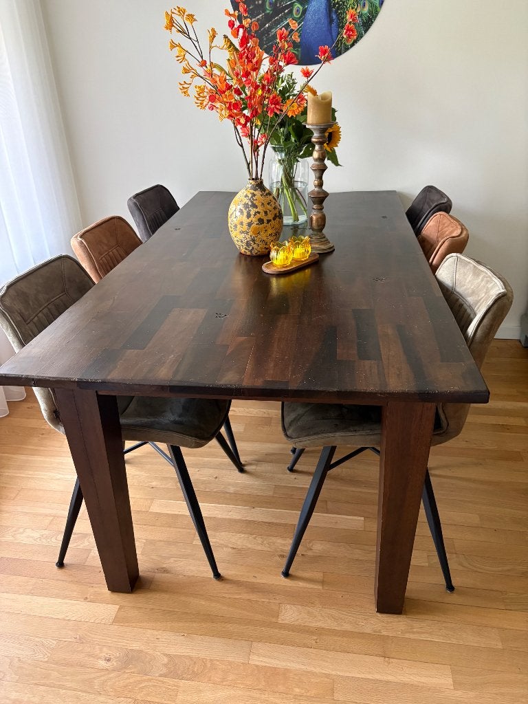 Donker eiken eettafel waar 6 stoelen onder passen, Ophalen, Eikenhout, 50 tot 100 cm, Zo goed als nieuw