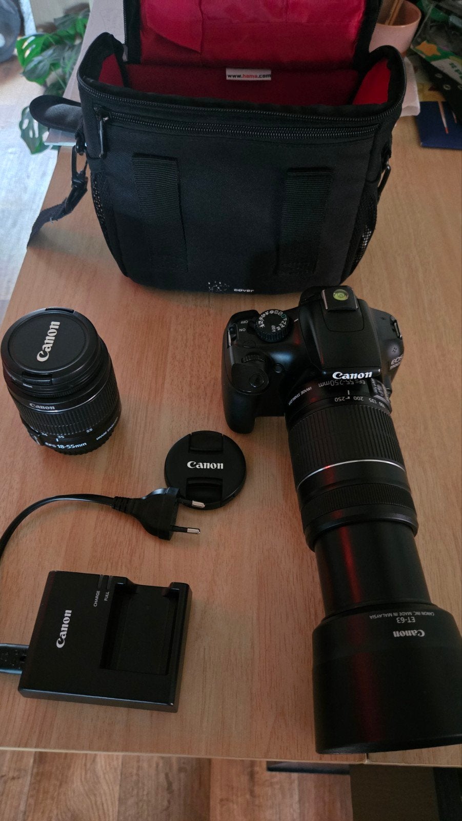 Canon EOS 1100D met 2 lenzen, tas en lader, Gebruikt, Spiegelreflex, Canon, Ophalen of Verzenden