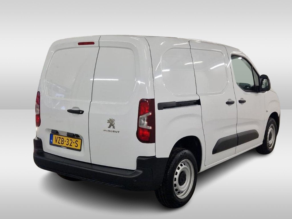 Peugeot Partner 1.2 PureTech 110pk S&S L1 Benzine 10dkm, Voorwielaandrijving, Gebruikt, Euro 6, 1199 cc