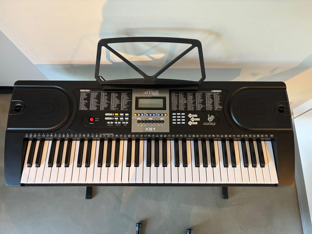 Max Music KB1 Keyboard met standaard - Zo goed als nieuw, 61 toetsen, Zo goed als nieuw, Met standaard, Ophalen