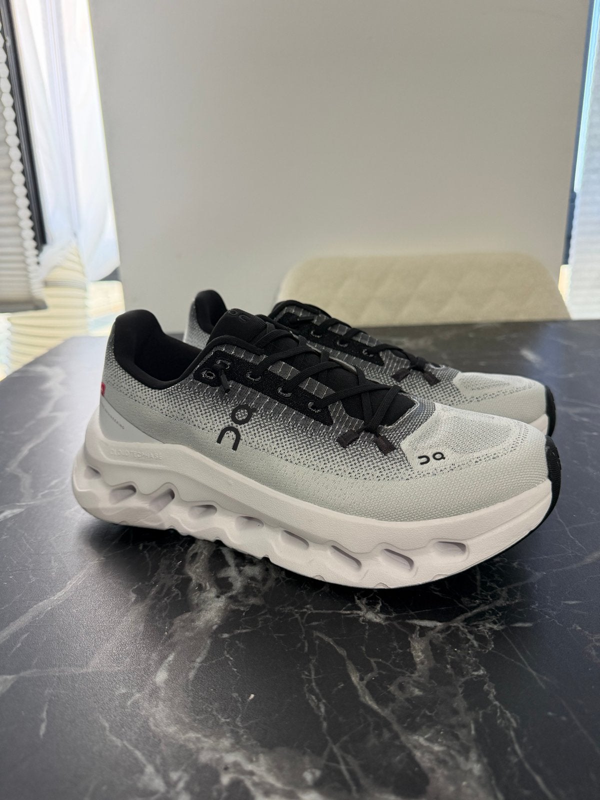 On Running Cloudmonster sneakers maat 43 nieuw in doos, Kleding | Heren, Schoenen, Ophalen of Verzenden, Nieuw, Wit, Sneakers of Gympen