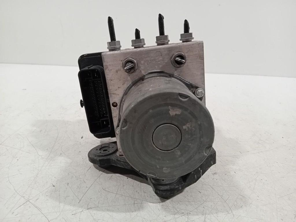 Abs pomp Volkswagen Polo, Onderdelen@venauto.nl, Van der Ven Autorecycling B.V., Gebruikt, Ettenseweg 76, 4706 PB Roosendaal, The Netherlands