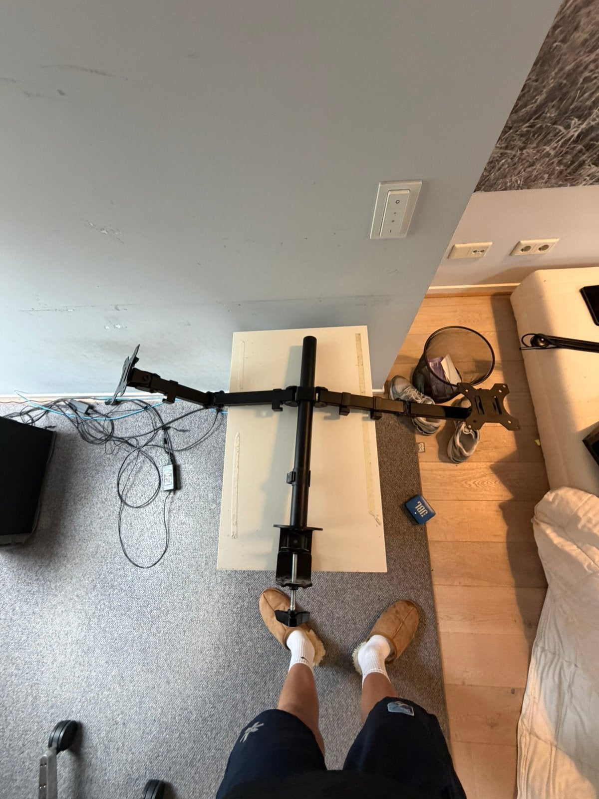 Monitor arm, Ophalen of Verzenden, Zo goed als nieuw, Overige typen, Onbekend