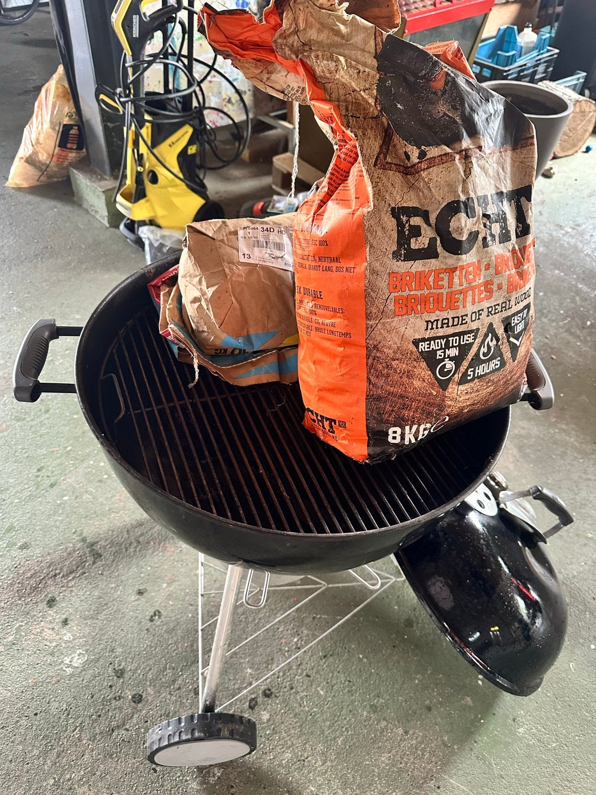 Weber barbecue met briketten, Ophalen, Gebruikt