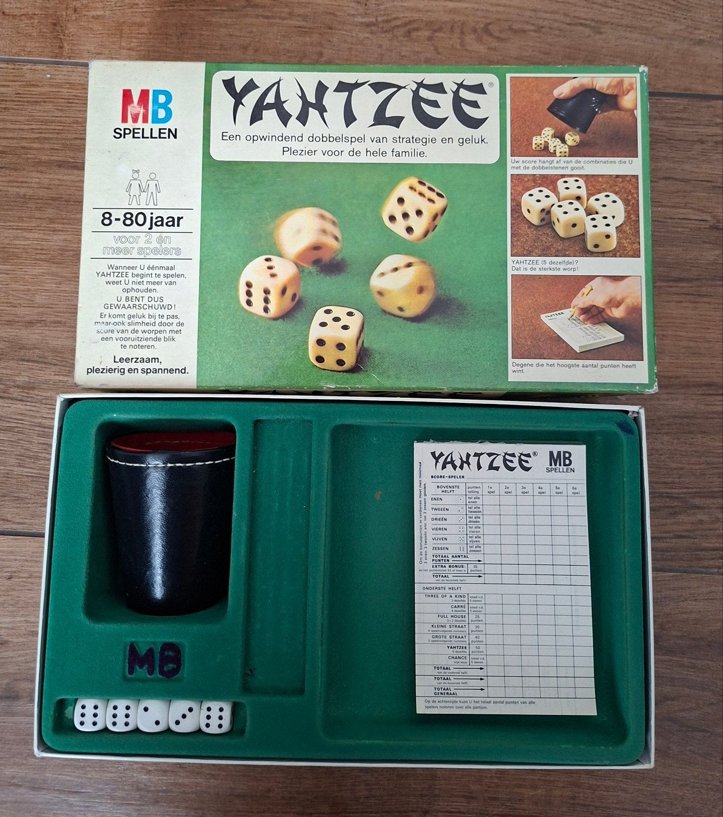 Yahtzee compleet met dik scoreblok, Ophalen of Verzenden, Zo goed als nieuw
