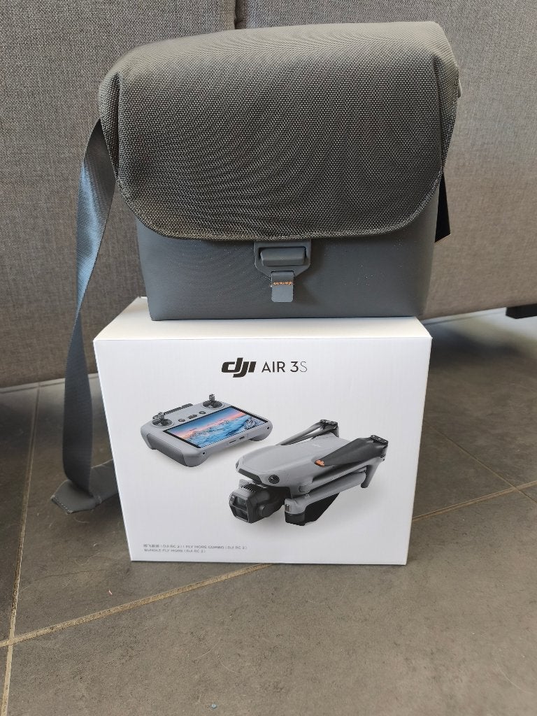 Dji air 3s combo set nieuwe staat, Return to Home, 5 tot 10 kilometer, 15 tot 30 minuten, Zo goed als nieuw