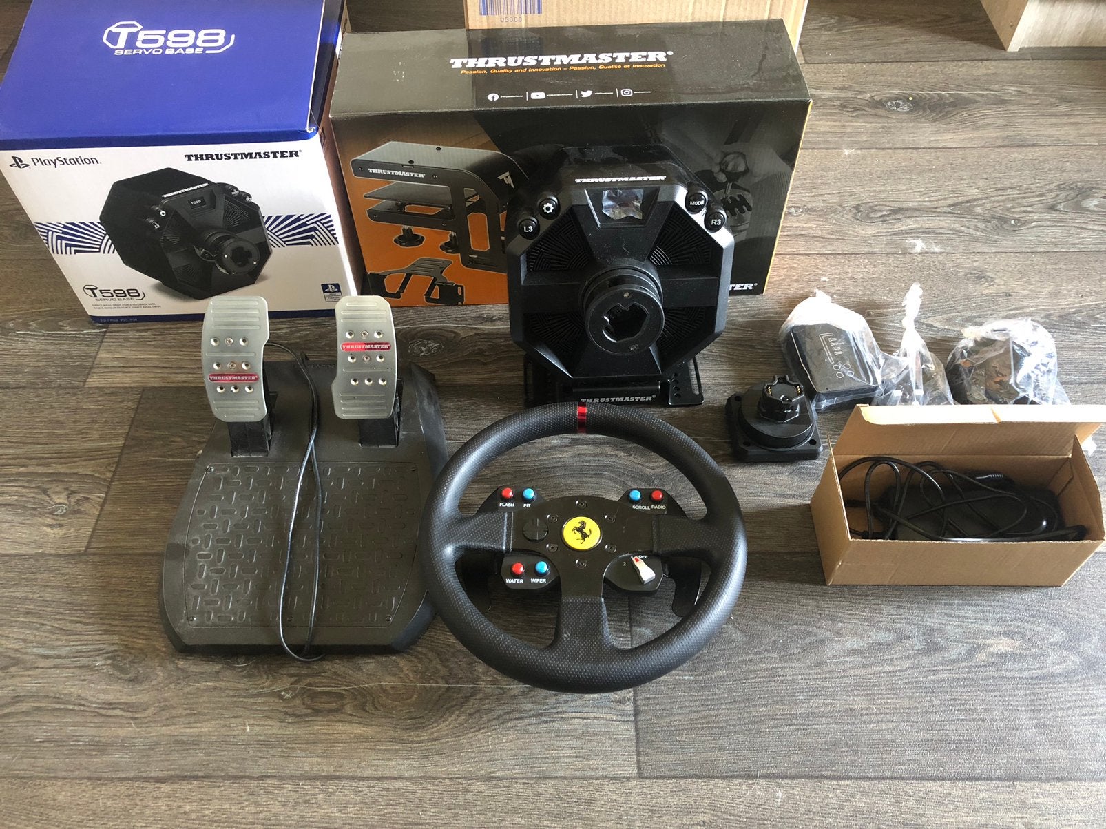 T598 Base + Gratis Ferarri stuur + Gratis pedalen., Ophalen of Verzenden, Zo goed als nieuw