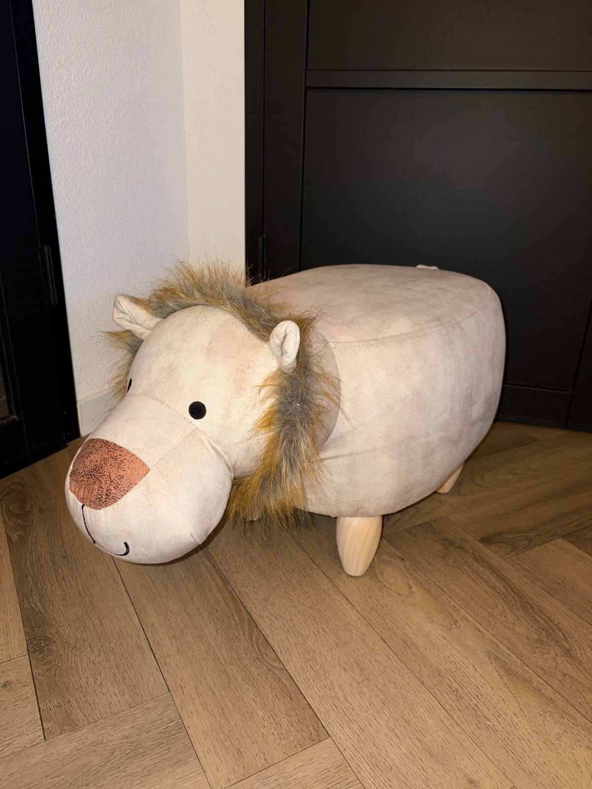 Leuke leeuwen poef van Kwantum, Ophalen, Gebruikt, Overige vormen, Stof