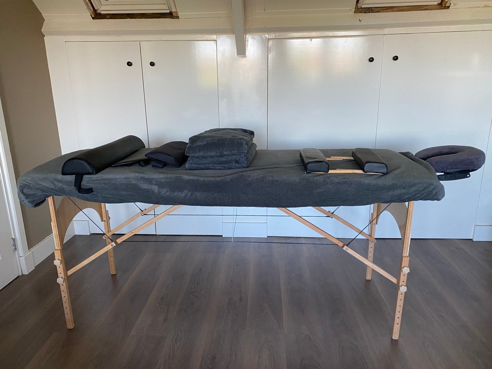 Massagetafel met accessoires en massagedoeken, Ophalen, Zo goed als nieuw, Massagetafel