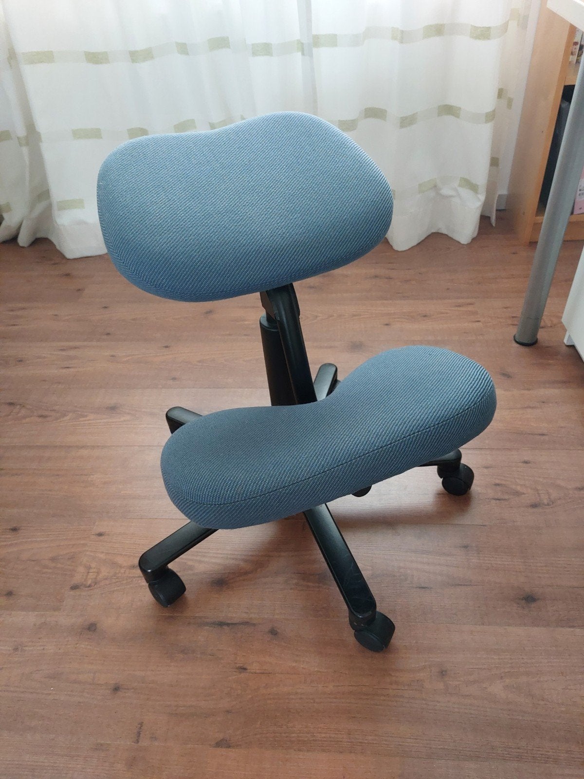 Kniestoel/balansstoel, Ophalen of Verzenden, Ergonomisch, Zo goed als nieuw, Blauw