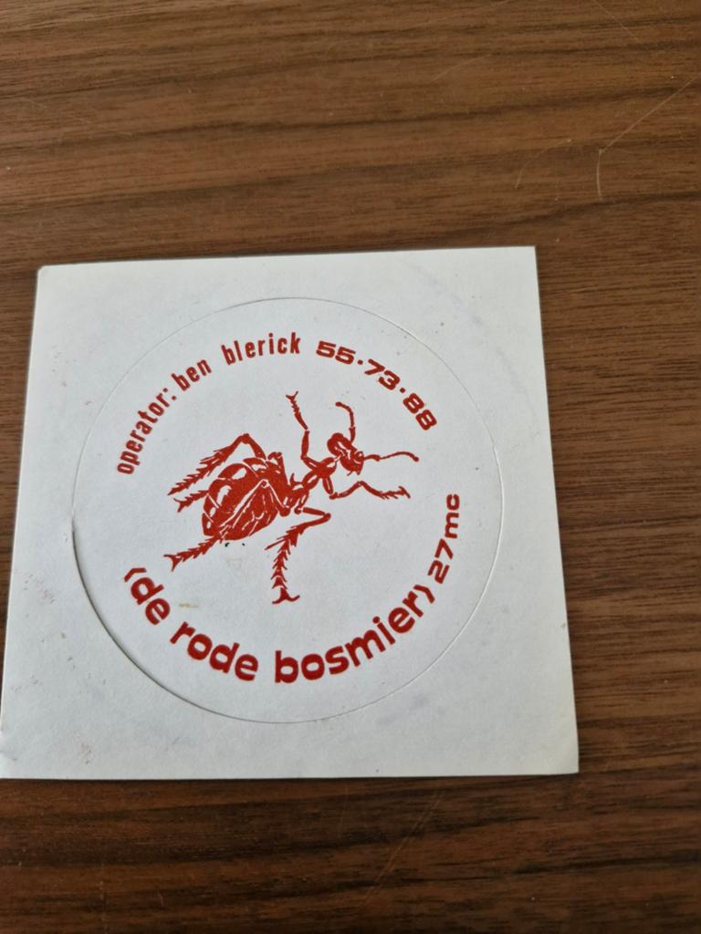 8067 Vintage sticker 'De Rode Bosmier' - Ben Blerick 27mc, Ophalen of Verzenden, Gebruikt, Overige typen